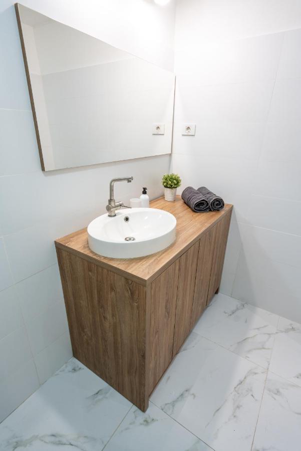Cozy Design Apartament In Magheru Bucureşti Ngoại thất bức ảnh